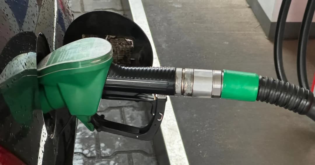 Po ile benzyna 95? Sprawdź, dlaczego ceny wciąż rosną