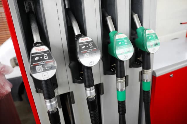 Efecta 95 czy to benzyna? Odkryj jej zalety i różnice z innymi paliwami