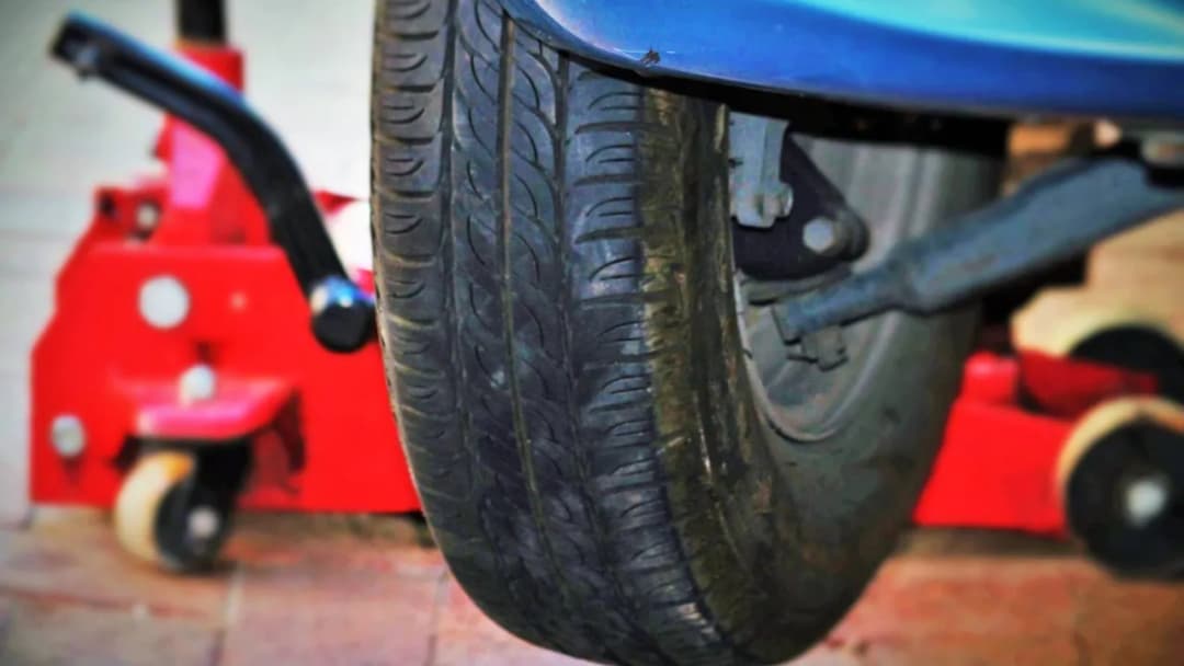 Jak zdjąć koło zapasowe Iveco Daily - uniknij problemów na drodze