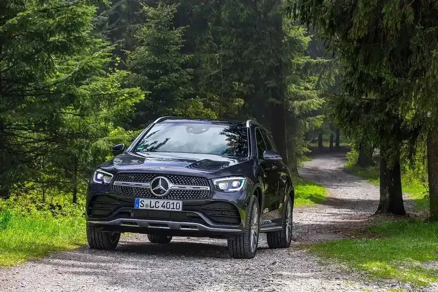 Mercedes GLC benzyna czy diesel - co wybrać dla oszczędności?