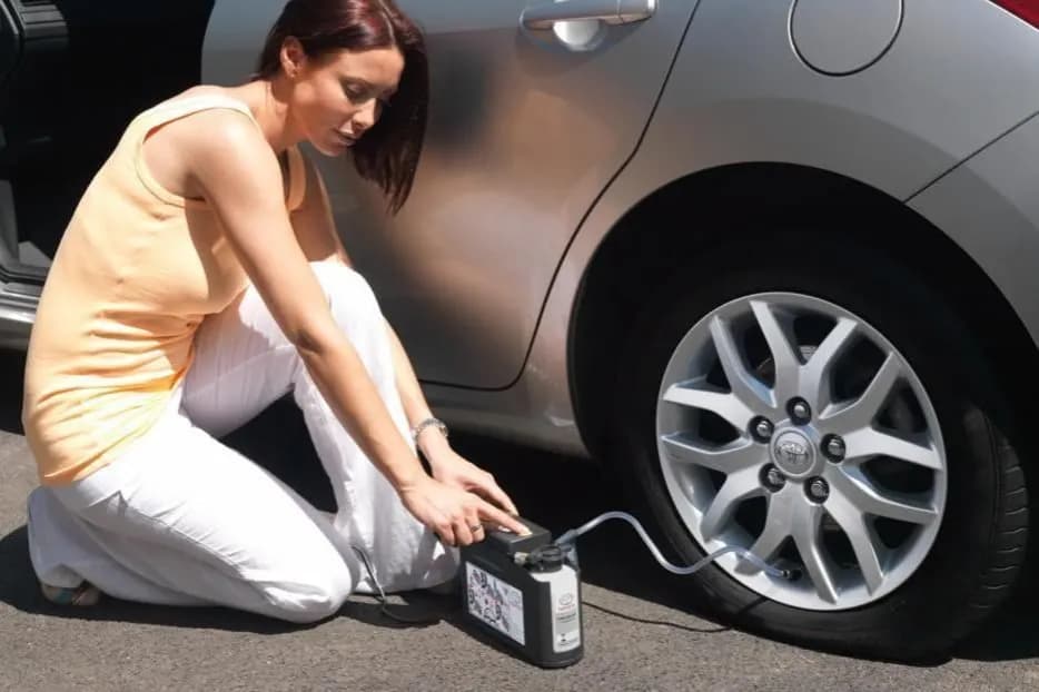 Koło zapasowe czy zestaw naprawczy - co lepiej wybrać na podróż?