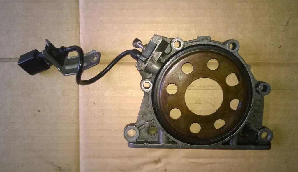 Czujnik położenia wału BMW E90: Gdzie go szukać i jak go wymienić