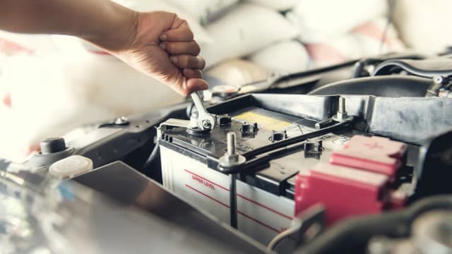 Jaki akumulator do silnika 1.2 benzyna? Kluczowe parametry i wybór