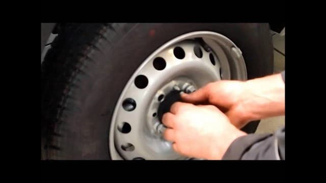 Jak łatwo i bezpiecznie zdjąć koło zapasowe w Fiat Ducato – praktyczne wskazówki