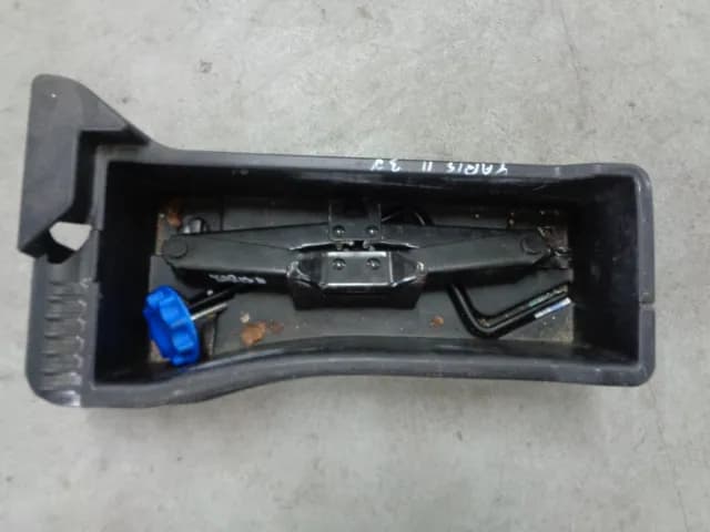 Gdzie jest lewarek w Toyocie Yaris 2? Oto, co musisz wiedzieć