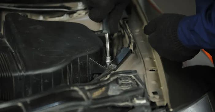 Gdzie jest filtr powietrza w BMW E87? Oto wszystko, co musisz wiedzieć